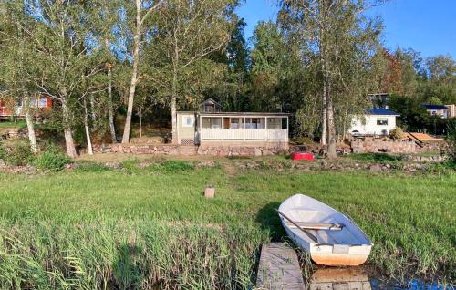 Tranas House | Beautiful Home In Tranås With Lake View