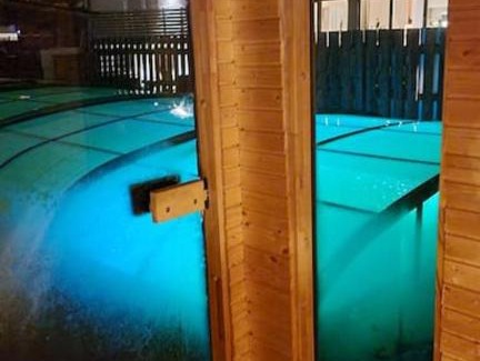 Kalmar Villa | Central villa med extra allt. Pool, Bastu, Utekök