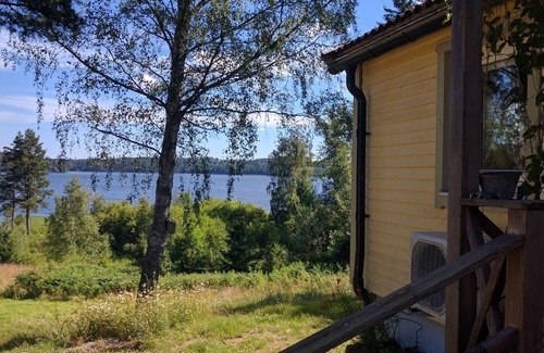 Nykoping House | Charming holiday home with lake views in Södermanland
