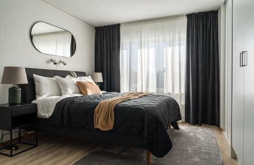 Notviken Apartment | Consultant's Luleå Hub: Work & Rest