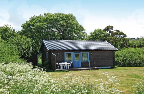 Nyhamn House | Cottage by the lake, overlooking the small picturesque fishing village of Brissund.