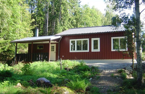 Tingsryd House | Cottage right by the lake Tiken near Tingsryd with boat and sauna in Småland