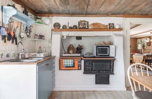 Rumskulla Ski Chalet | Cozy cottage with proximity to lake with jetty | SE05017