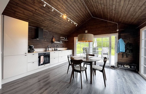 Arvika Ski Chalet | Cozy holiday home with its own jetty and panoramic views of Norra Örsjön