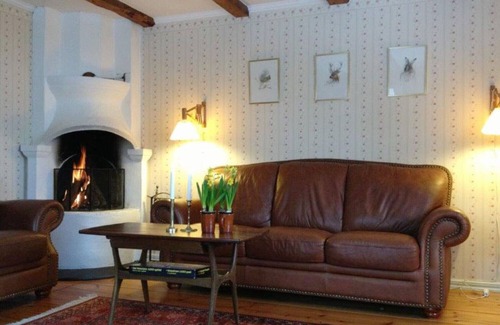 Marieholmsbruk Ski Chalet | Family Friendly Cottage by the Lake in Småland – Perfect for Large Groups SE06078