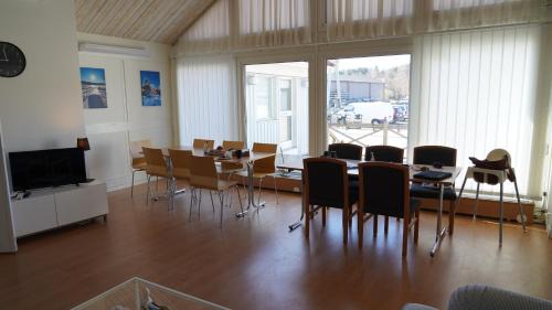 Henan Hostel | Henåns Hostel in the Marina