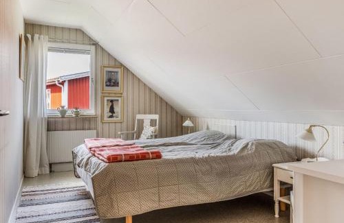 Molltorp House | Holiday Home Mölltorp by Interhome