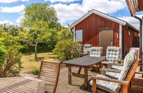 Molltorp House | Holiday Home Mölltorp by Interhome