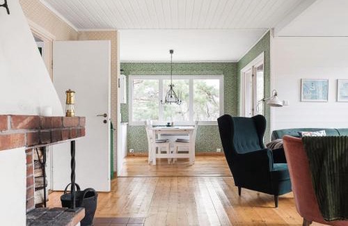Stavsnas House | Holiday Home Smultronstället by Interhome