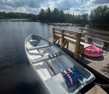 Perstorp Municipality House | Lake cottage with private pier