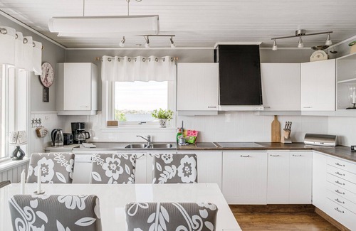 Donso Ski Chalet | Large and spacious accommodation on Donsö with ocean view| SE08030