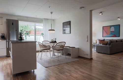 Lulea House | Modern Spacious 4BR Town House, Sauna, 7 Beds