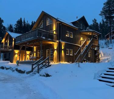 Jarvso House | Modern Stuga med Ski Lodge känsla