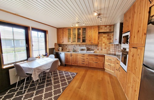 Asmundtorp Ski Chalet | Nice holiday home with outdoor pool in Billeberga, Landskorna | SE01049