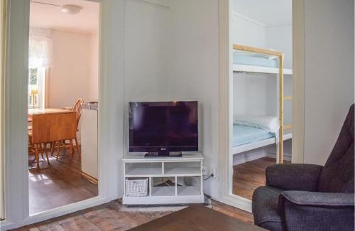 Gullabo House | One-Bedroom Holiday Home In Gullabo