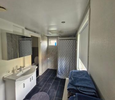 Lindesberg Apartment | Rymlig lägenhet I hjärtat av Lindesberg 95kvm