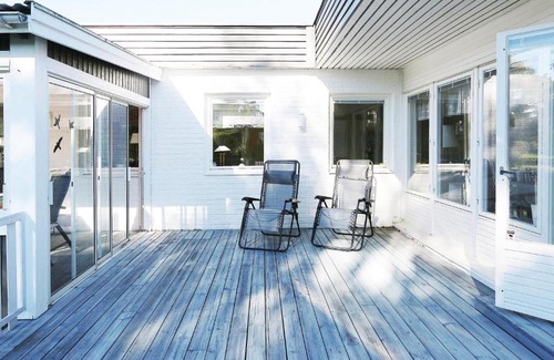 Borgholm House | Six-Bedroom Holiday Home in Borgholm