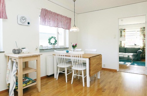 Borgholm House | Six-Bedroom Holiday Home in Borgholm