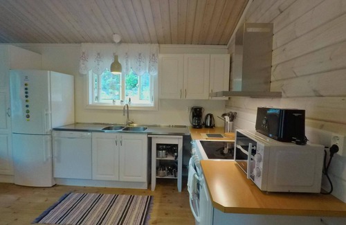 Hultsfred Cabin | Stuga Dagmar by the lake Nerbjärken with rowboat