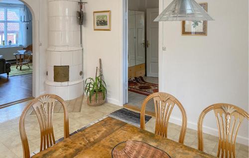 Falsterbo House | Stunning Home In Blankaholm With Wifi
