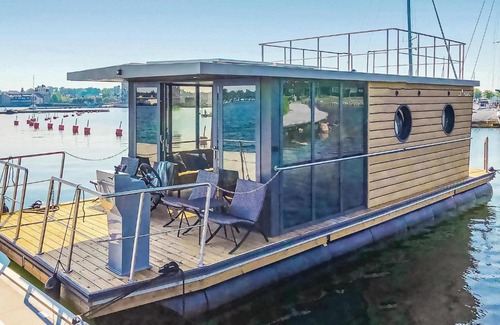 Vastervik Boat Rental | Two-Bedroom Accommodation in Vastervik
