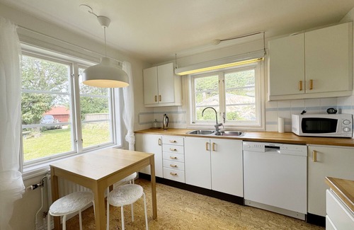 Hamburgsund Ski Chalet | Unique beach villa with own jetty in Hamburgsund | SE09068