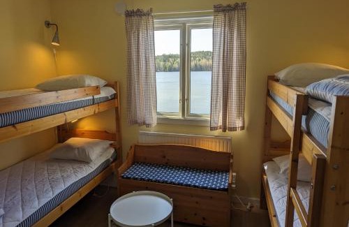 Sjuntorp Hostel | Vårhaga Vandrarhem