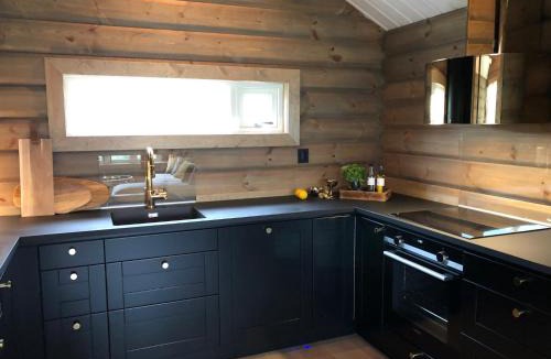 Are Cabin | Årebjørnen - Sadelen