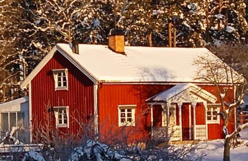 Kinda Municipality House | Året runt i väldigt härlig natur Bo på lantgård