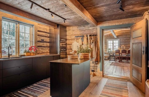 Hurdal Municipality House | Østerdalsstua fra 1700 tallet· · Sauna · 9 soverom · 30 min OSL