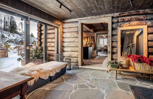 Hurdal Municipality House | Østerdalsstua fra 1700 tallet· · Sauna · 9 soverom · 30 min OSL