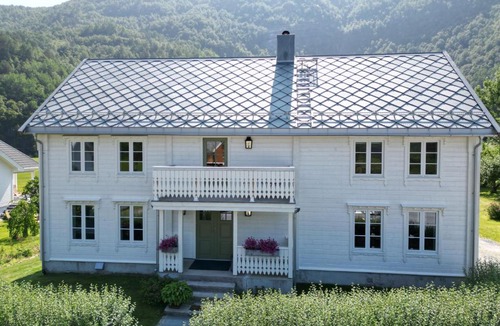Andalsnes House | Østigård 1810 Prestegårdshuset
