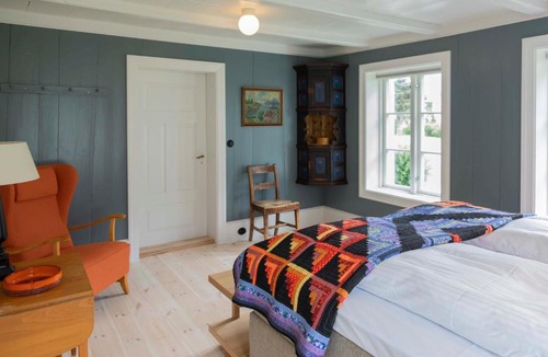Andalsnes House | Østigård 1810 Prestegårdshuset