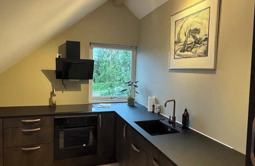 Sandnes Apartment | 1 Bed Loft Sleeps 4 -Hot Tub, Sauna & Pets Ok