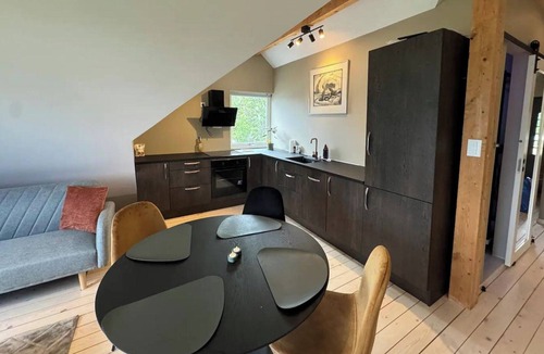 Sandnes Apartment | 1 Bed Loft Sleeps 4 -Hot Tub, Sauna & Pets Ok