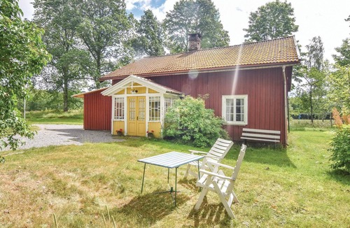 Sorbo House | 1 bedroom amazing home in Brålanda