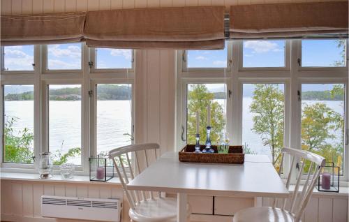 Etne House | 1 Bedroom Awesome Home In Skånevik