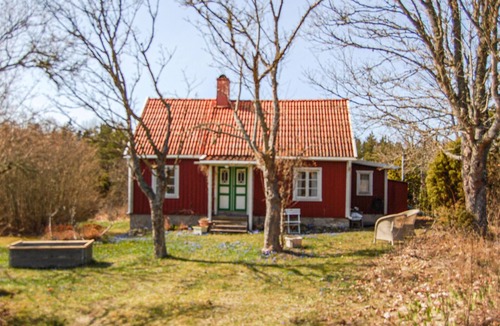 Tofta House | 1 bedroom beach front home in Gnisvärd