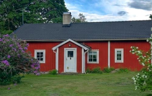 Almhult House | 1 Bedroom Beautiful Home In Svinaberga