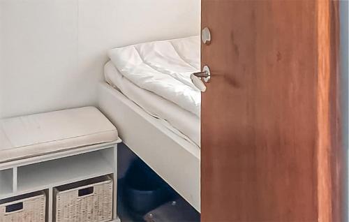 Berlin House | 1 Bedroom Cozy Home In Eskilstuna