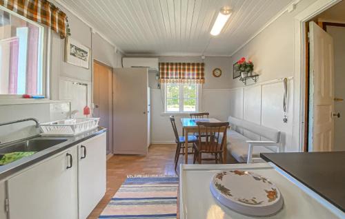 Storlinge House | 1 Bedroom Lovely Home In Köpingsvik