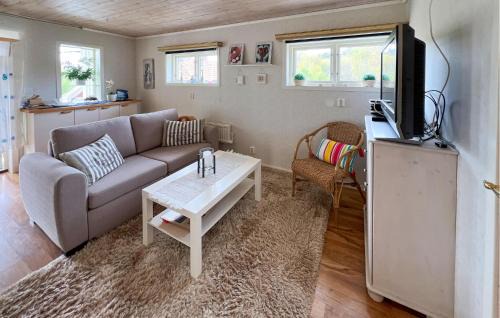 Lysekil House | 1 Bedroom Lovely Home In Ulseröd