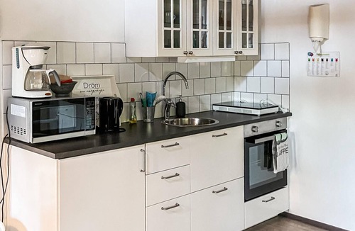 Storgardet-Tallasen-Tostero House | 1 bedroom pet friendly home in Strängnäs