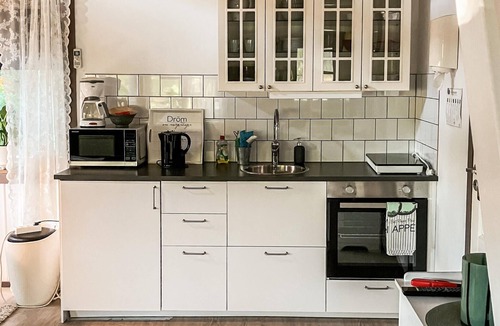 Storgardet-Tallasen-Tostero House | 1 bedroom pet friendly home in Strängnäs
