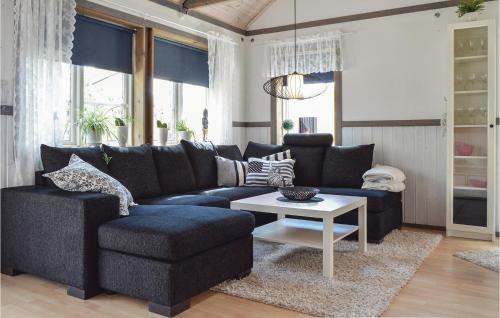 Storgardet-Tallasen-Tostero House | 1 Bedroom Pet Friendly Home In Strängnäs