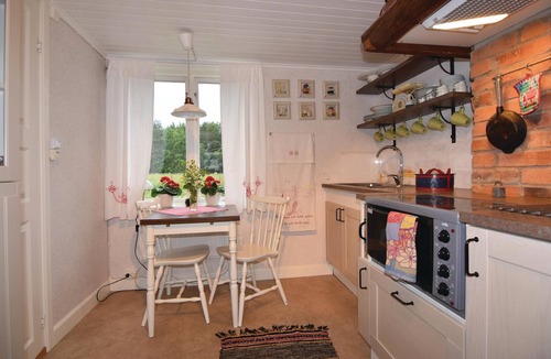 Larv House | 1 bedroom pet friendly home in Larv