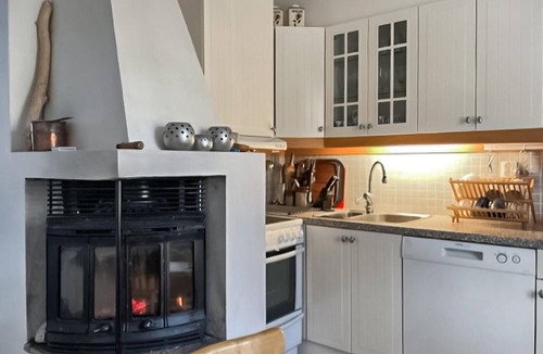 Jokkmokk Municipality House | 1 bedroom stunning home in Tårrajaur