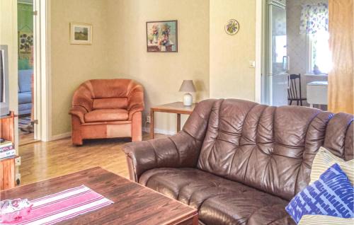 Roke House | 1 Bedroom Stunning Home In Röke