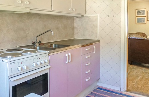 Roke House | 1 bedroom stunning home in Röke