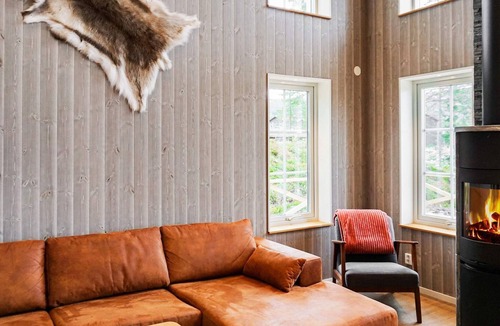 Stoten House | 10 person holiday home in SÄLEN
